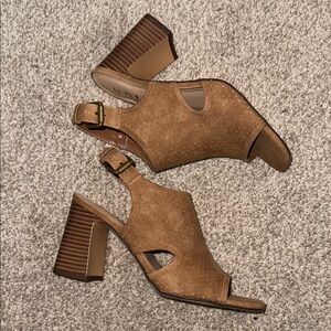 UNISA Heel Sandals NWOT